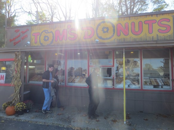Tom's Donuts